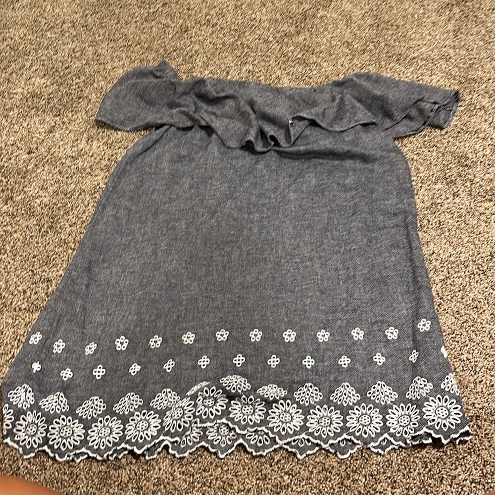Great quality off shoulder dress!